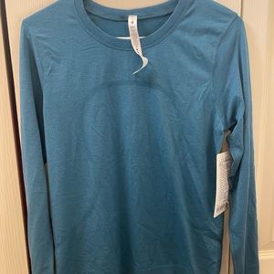 BRAND NEW LULULEMON swiftly breathe long sleeve size 6!